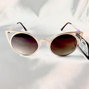 Foster Grant cat eyes Women's sunglasses NWT